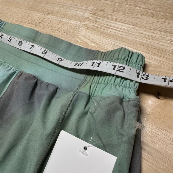Lululemon Hotty Hot High-Rise Lined Short 2.5" Chroma Drift Green Size 6 NWT - Picture 10 of 12